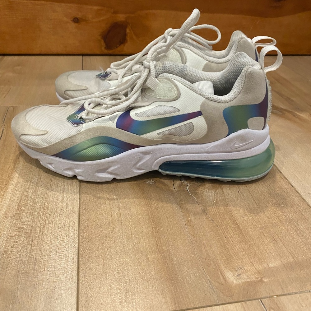 White and mixed colors, 270 nike react shoes 3.5 size ￼good condition